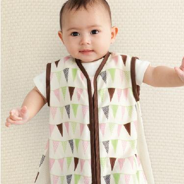 Airflow Wearable Blanket (Pretty Pennant) - click to enlarge Airflow Wearable Blanket (Pretty Pennant)